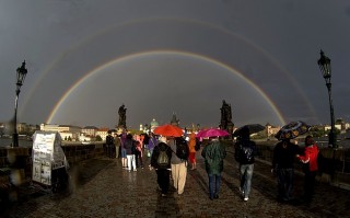 Arcobaleno su Ponte Carlo, a Praga